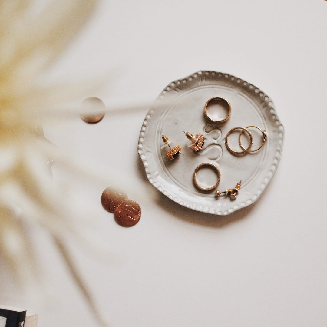 Jewelry and the Zodiac: Finding Your Perfect Piece Based on Your Sign - KXX